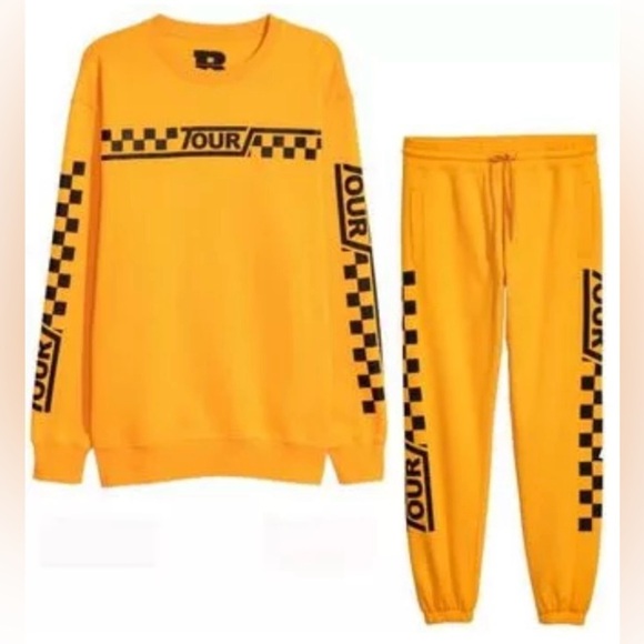 Justin Bieber Stadium Tour Jogger
Pants  and sweater Unisex - Picture 1 of 16